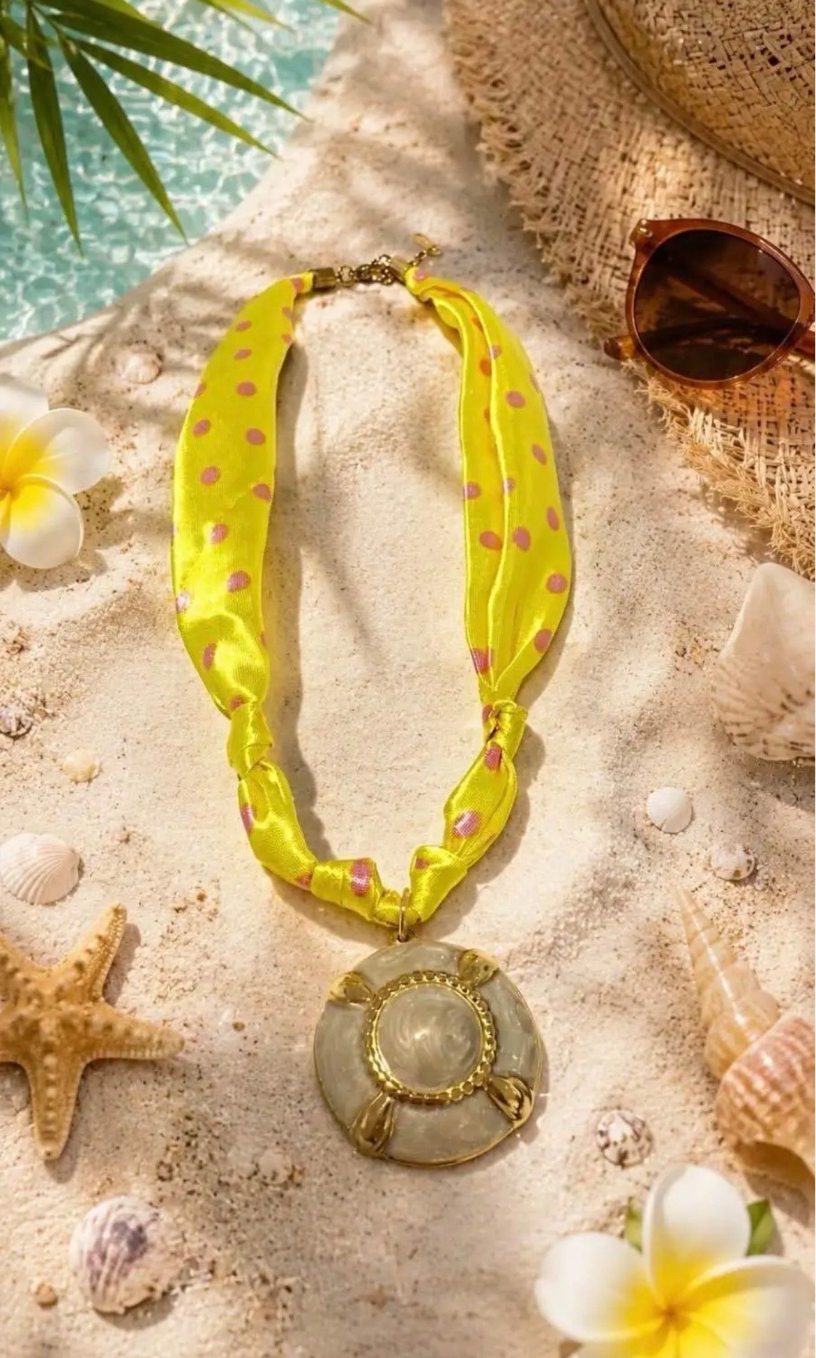Collier 13