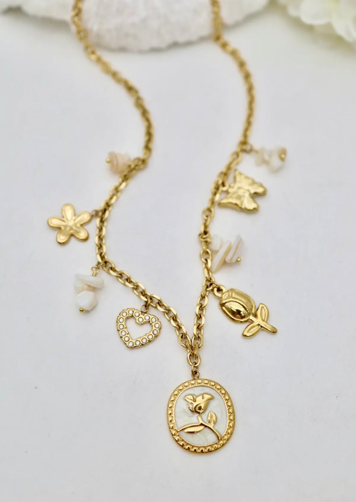 Collier 18