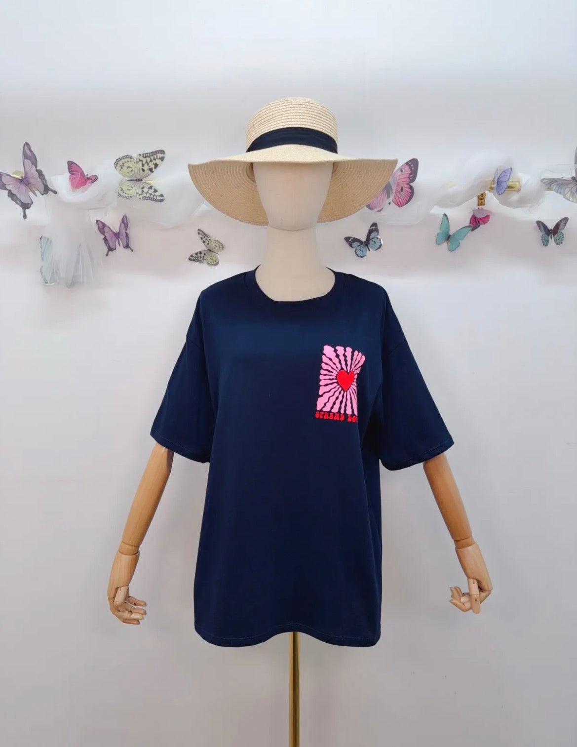 T-Shirt Spread Love
