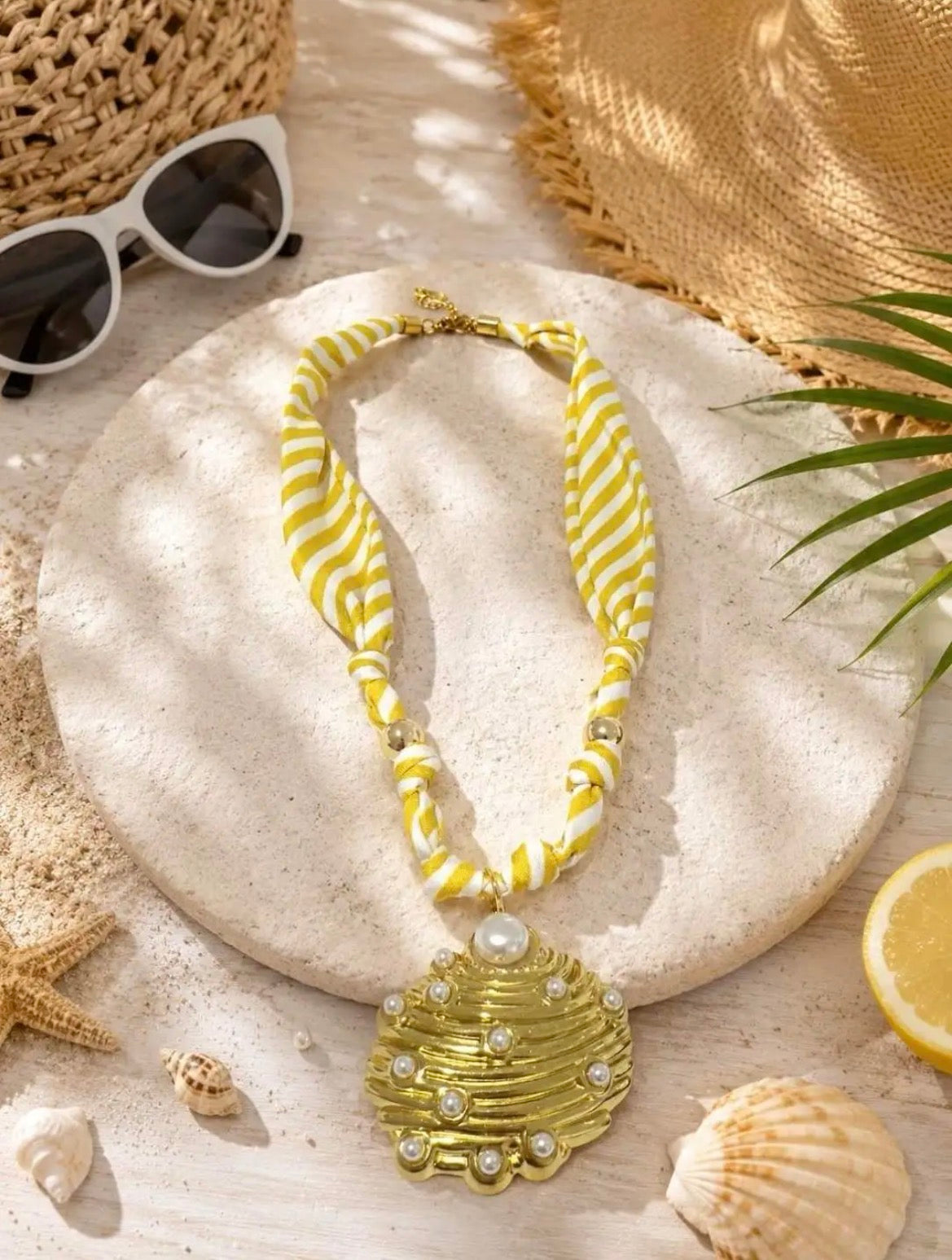 Collier 9