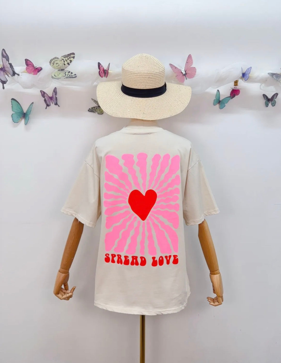 T-Shirt Spread Love