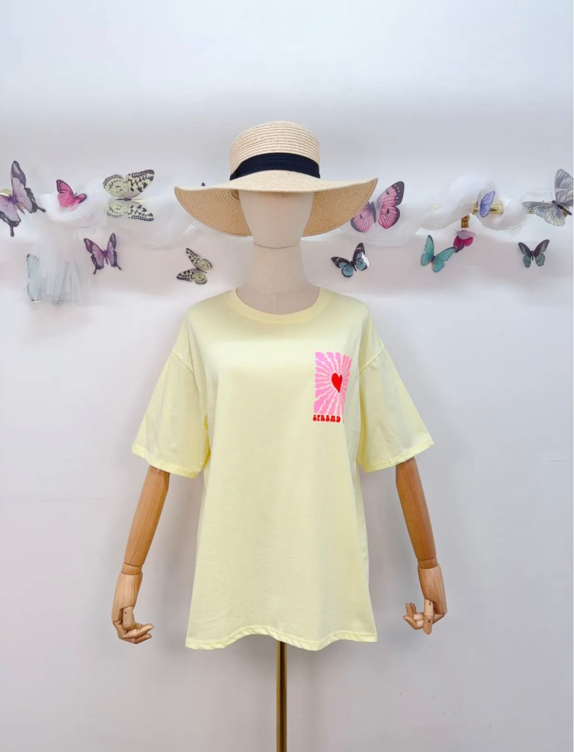 T-Shirt Spread Love