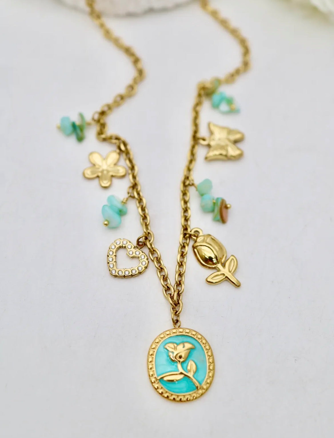 Collier 18