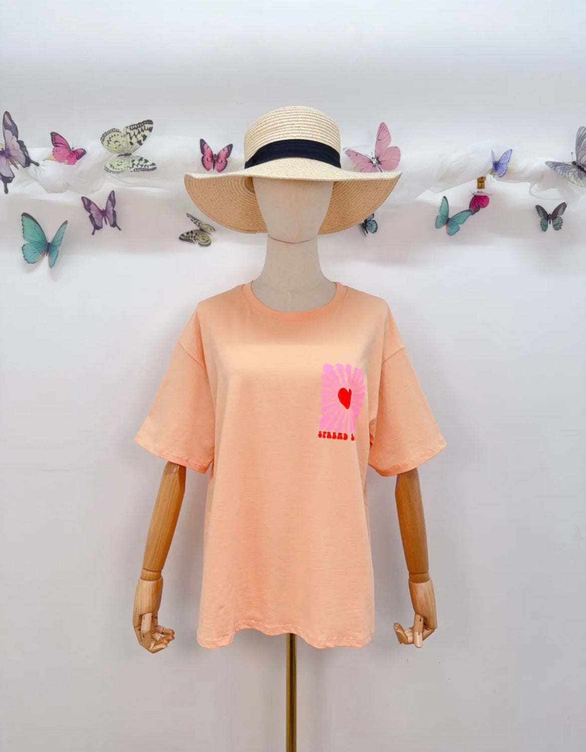 T-Shirt Spread Love